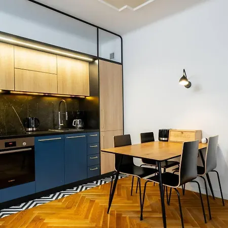 Downtown Blues Oldtown Franciszkanska * Warszawa